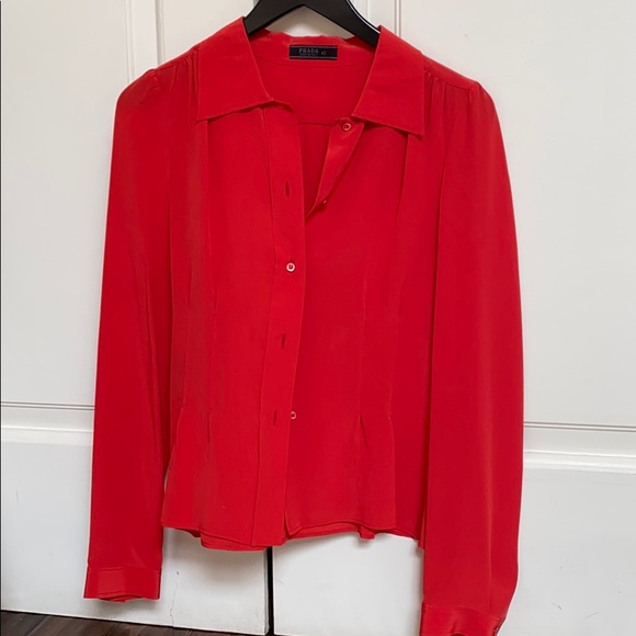 Prada Tops - Silk Prada tip size 42